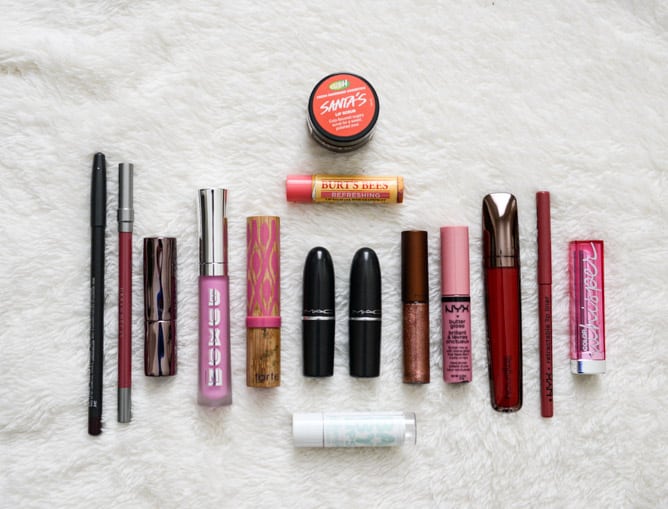 what's in my purse I howsweeteats.com