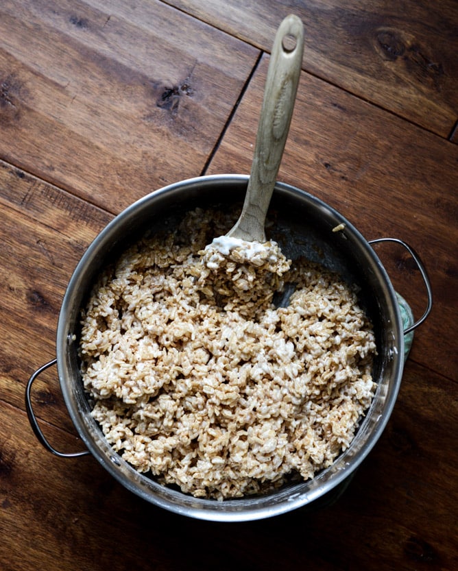 Spiked Rice Krispie Treat Shake Shooters I howsweeteats.com