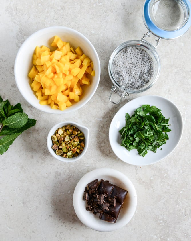 Vanilla Bean Chia Pudding with Fresh Mint, Mango, Pistachios + Dark Chocolate I howsweeteats.com