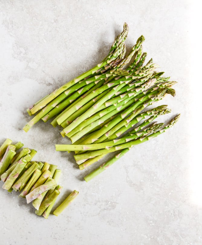 Roasted Sesame Asparagus Toasts with Poached Eggs I howsweeteats.com