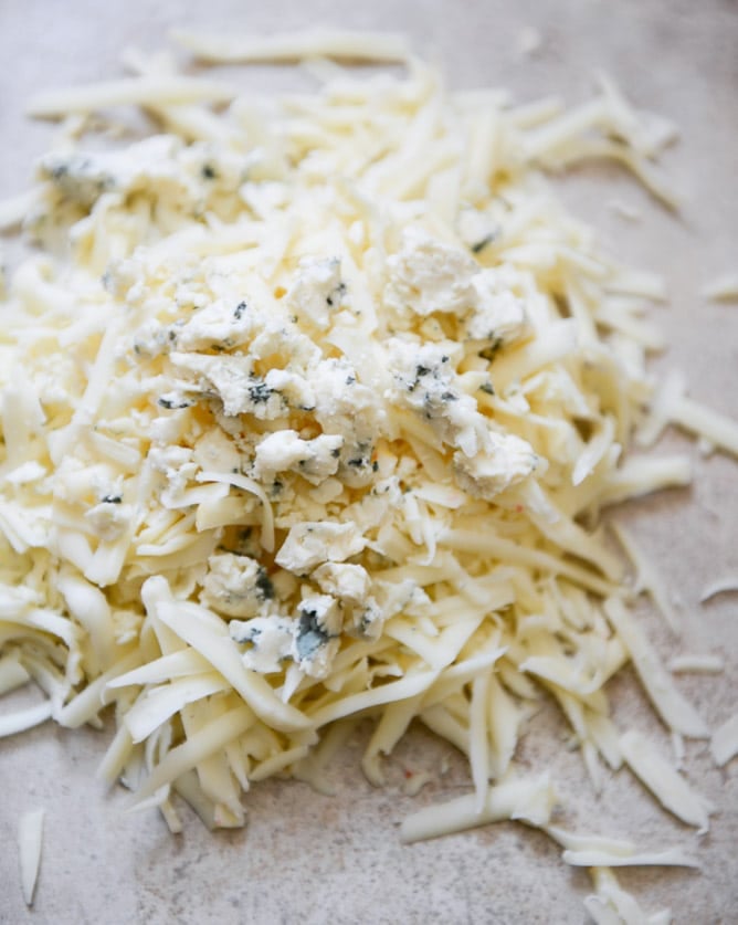 Quattro Formaggi Flatbread I howsweeteats.com