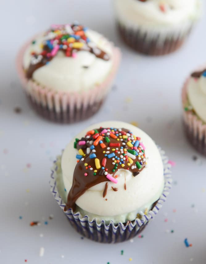 pistachio ice cream hot fudge cupcakes I howsweeteats.com