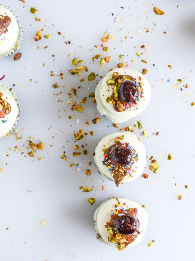 pistachio ice cream hot fudge cupcakes I howsweeteats.com