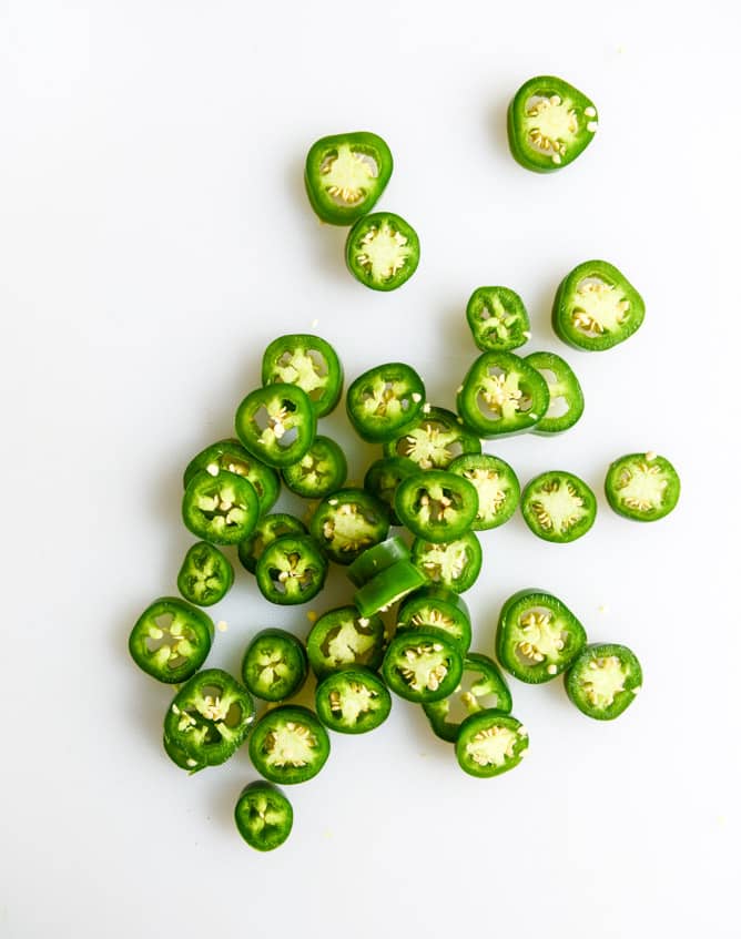 bacon pineapple burgers with candied jalapeños and sweet chili mayo I howsweeteats.com