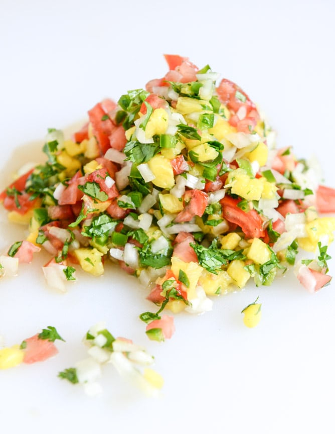 ginger garlic steak tacos with pineapple pico I howsweeteats.com