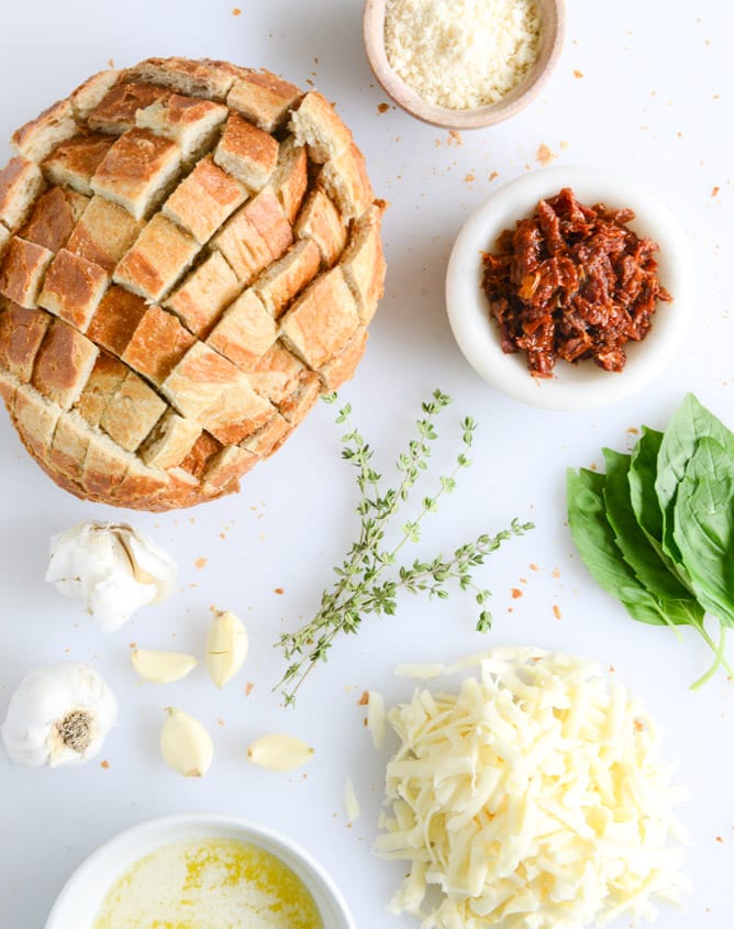 white pizza pull-apart bread I howsweeteats.com