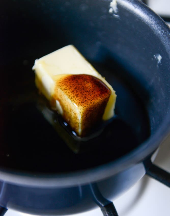 salted bourbon vanilla granola and caramelized fig parfaits I howsweeteats.com 