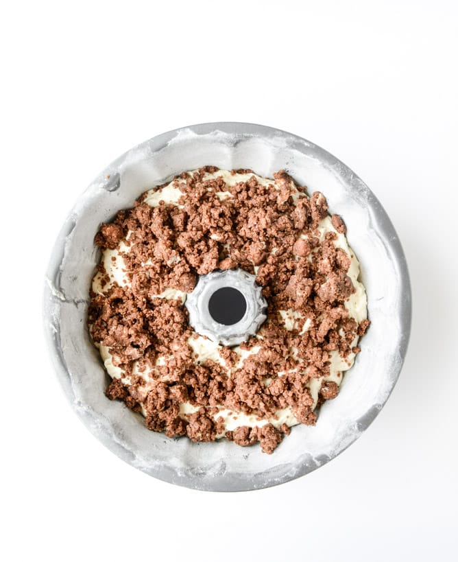 sour cream coffee cake with brown butter glaze I howsweeteats.com