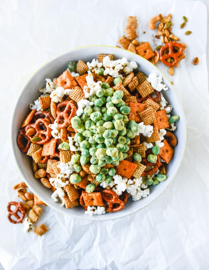 sweet + savory homemade snack mix I howsweeteats.com