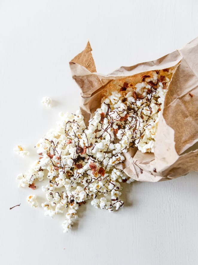 hot pepper bacon popcorn with a chocolate drizzle I howsweeteats.com