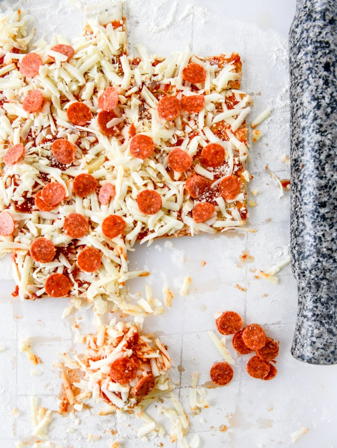 pepperoni pizza pull apart breads I howsweeteats.com