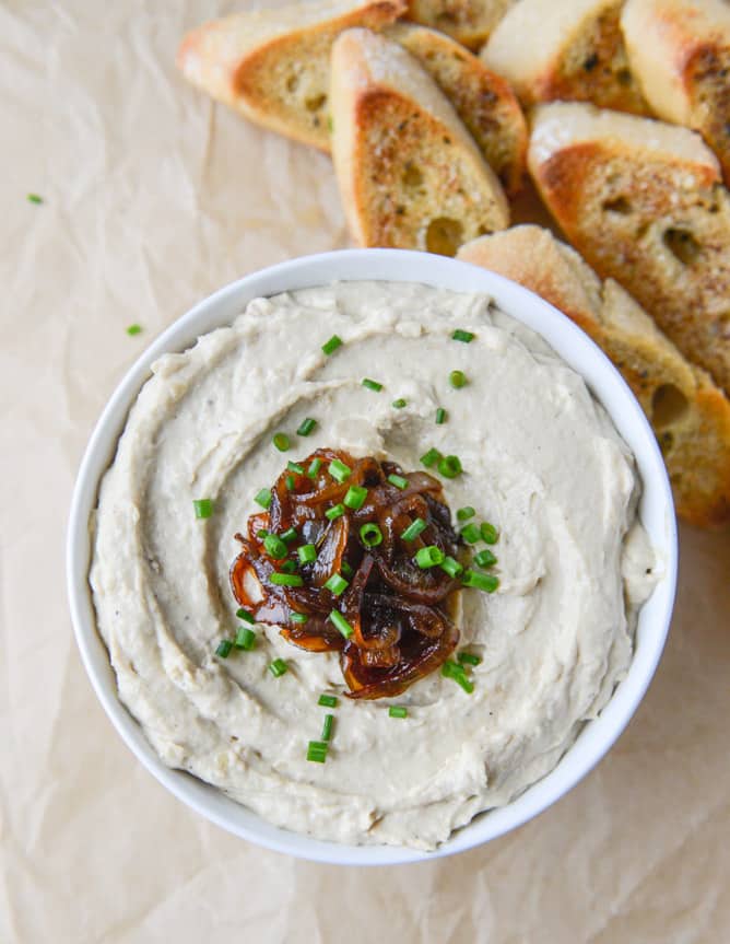 homemade french onion dip I howsweeteats.com