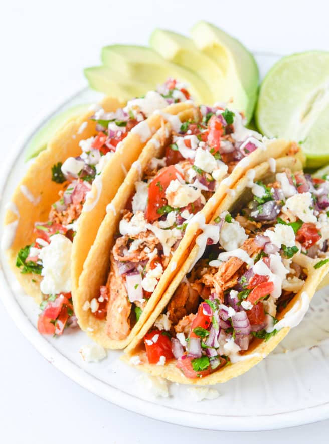 easy weeknight chicken tacos I howsweeteats.com