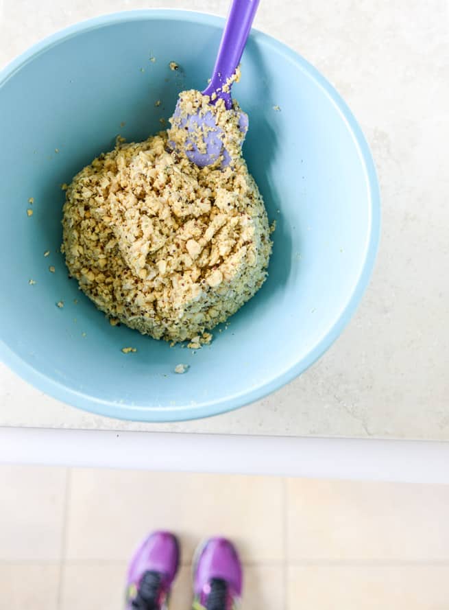 cheesy crunchy crispy chickpea burgers I howsweeteats.com