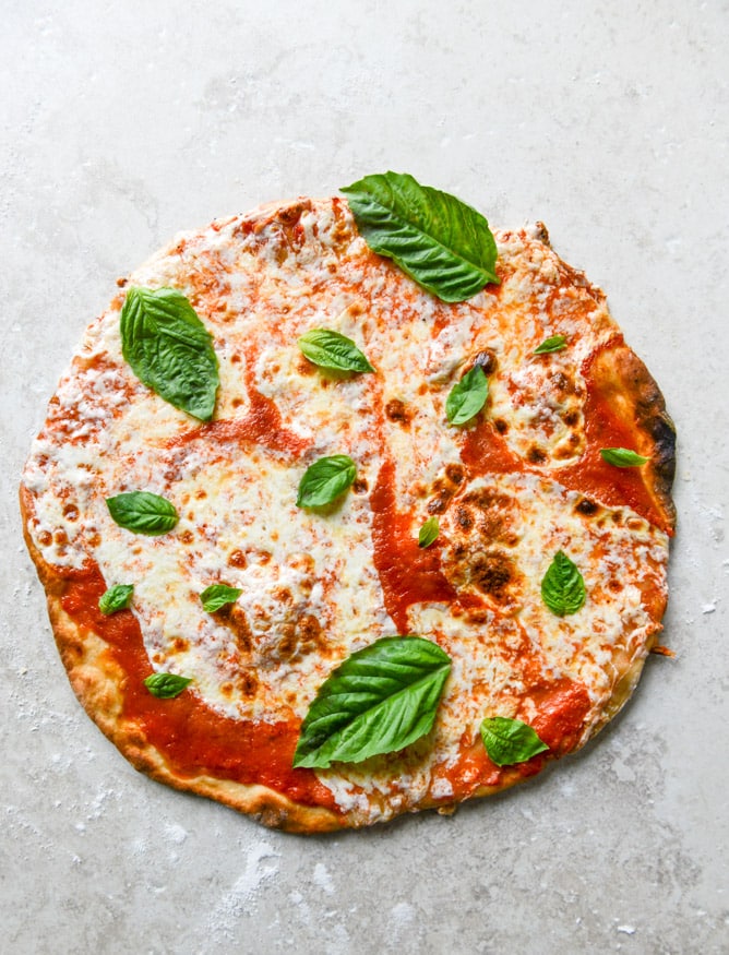 thin crust pizza I howsweeteats.com