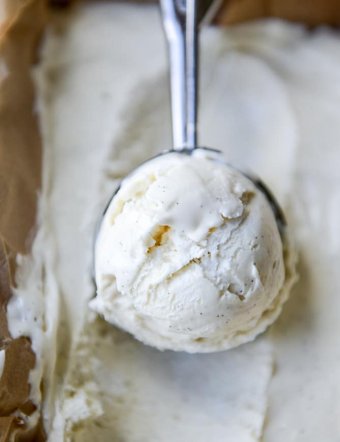peanut butter chocolate chip cookie dough blizzard with no-churn vanilla bean ice cream I howsweeteats.com