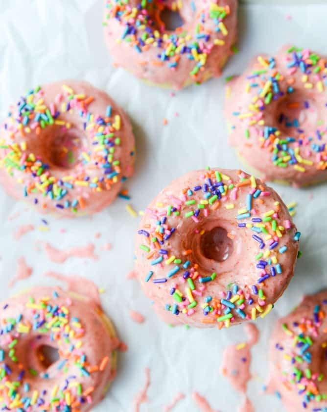 strawberry buttermilk sprinkle donuts I howsweeteats.com