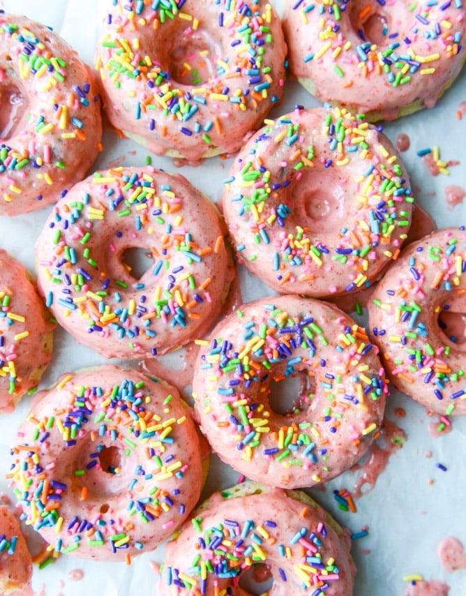 strawberry buttermilk sprinkle donuts I howsweeteats.com