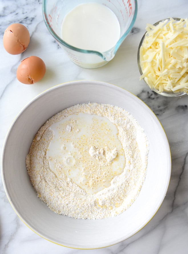 cheddar cornbread waffles I howsweeteats.com