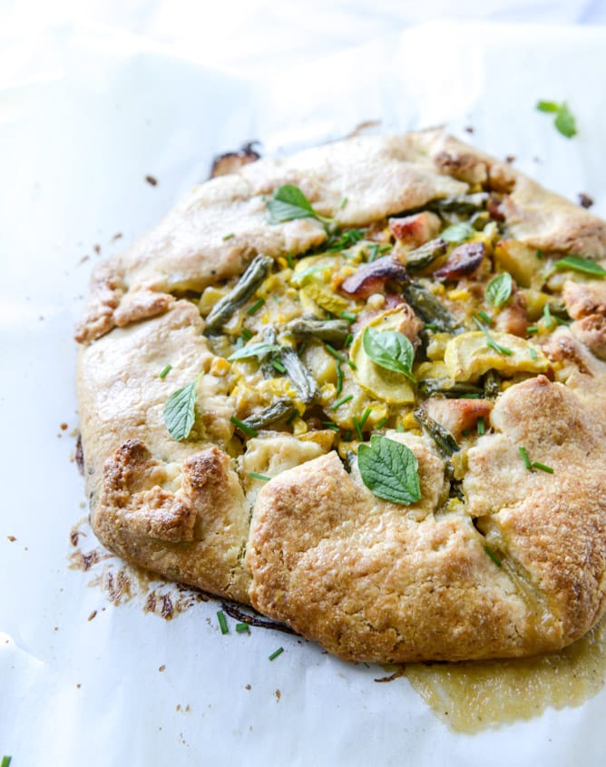 summer chicken pot pie galette with herbed crust I howsweeteats.com