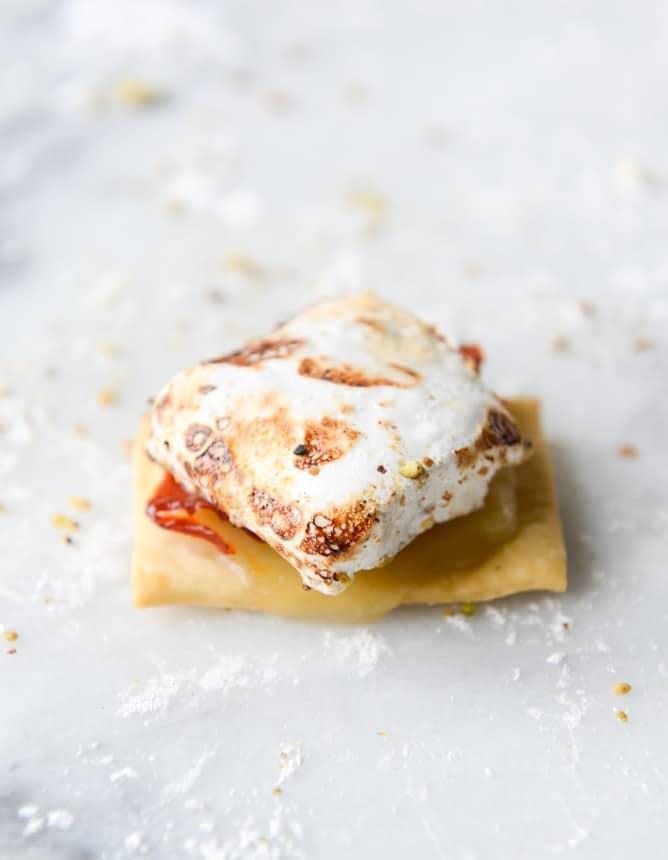 savory s'mores with pistachio marshmallows I howsweeteats.com