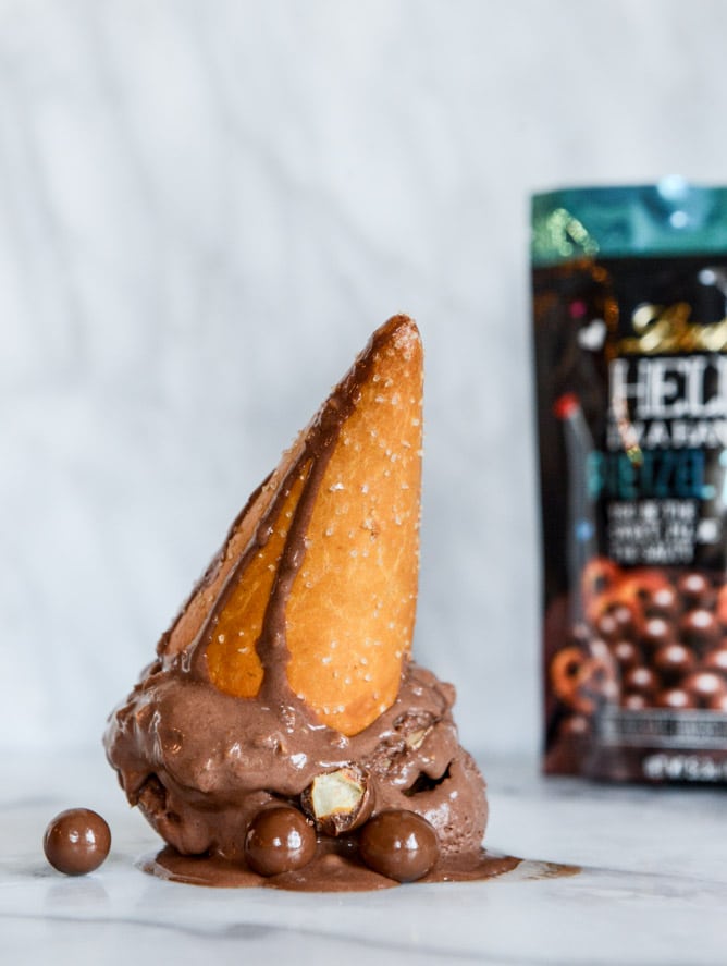 chocolate peanut butter pretzel ice cream I howsweeteats.com