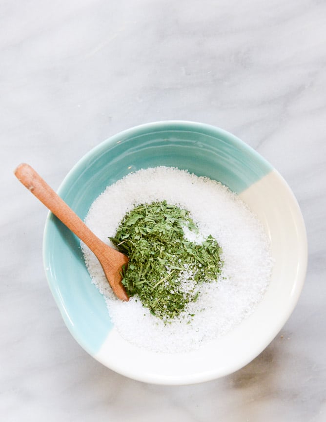 DIY garden herb salt I howsweeteats.com