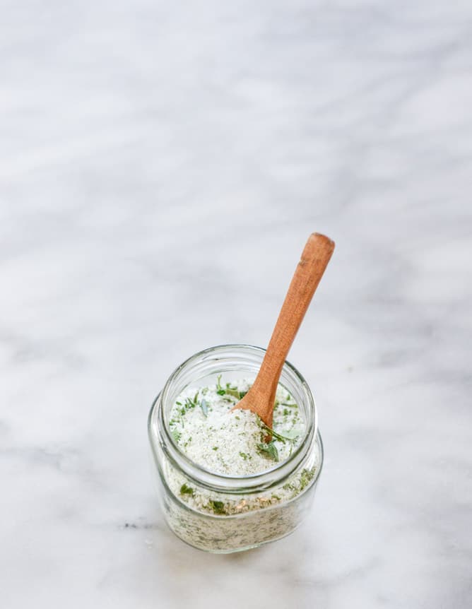 DIY garden herb salt I howsweeteats.com