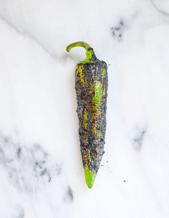 roasted green chile queso cheese dip I howsweeteats.com