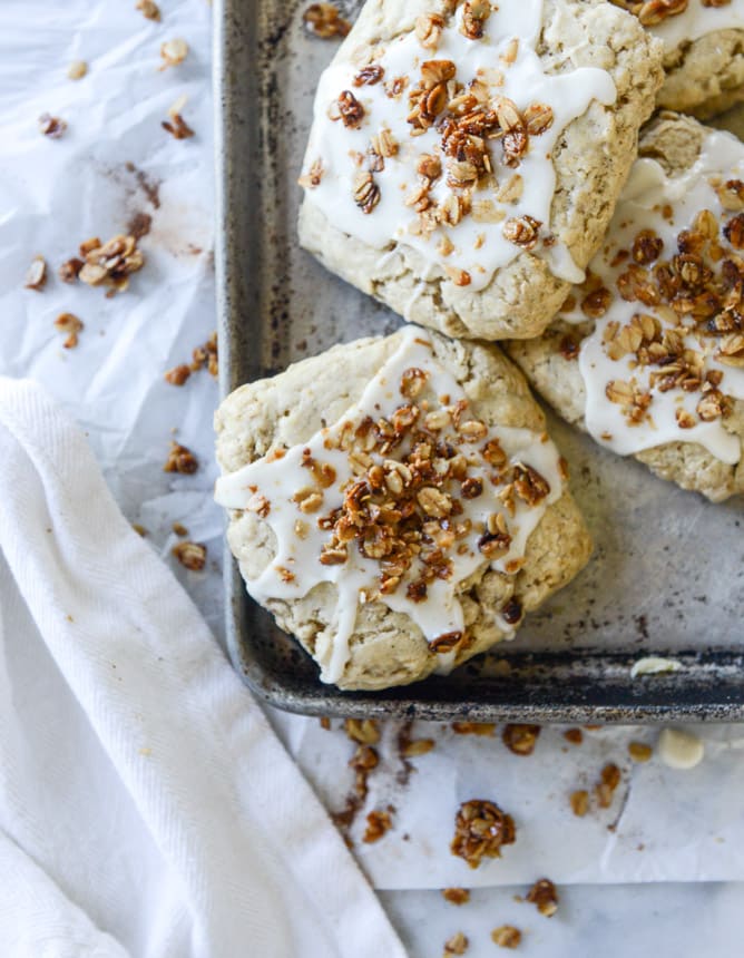 oatmeal crunch scones with maple glaze I howsweeteats.com