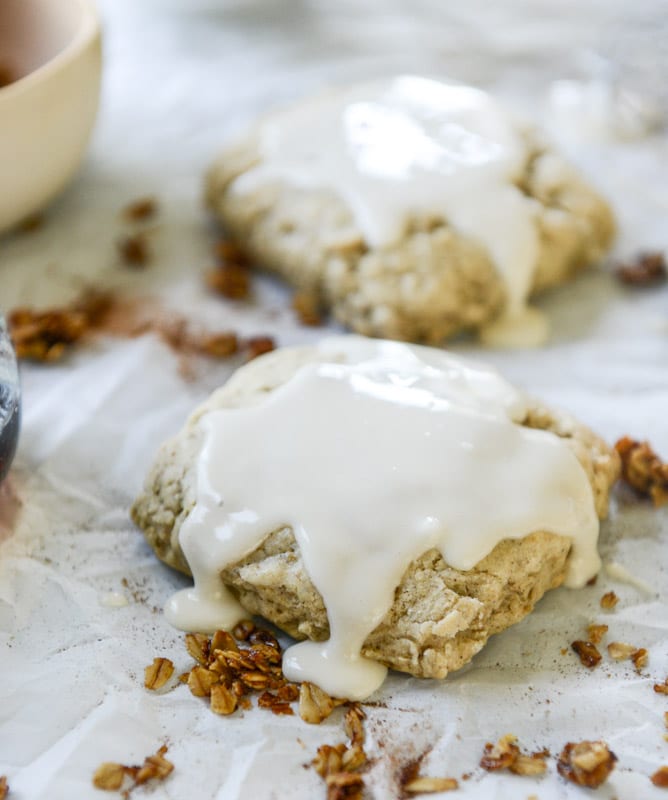 oatmeal crunch scones with maple glaze I howsweeteats.com