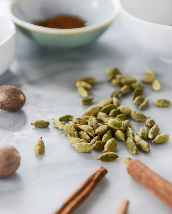 chewy chai snickerdoodles I howsweeteats.com
