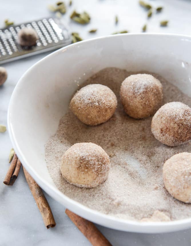 chewy chai snickerdoodles I howsweeteats.com