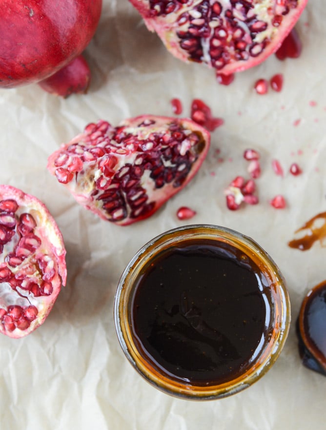 saucy chicken sandwiches with pomegranate bbq sauce and crunchy apple slaw I howsweeteats.com