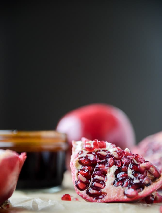 saucy chicken sandwiches with pomegranate bbq sauce and crunchy apple slaw I howsweeteats.com