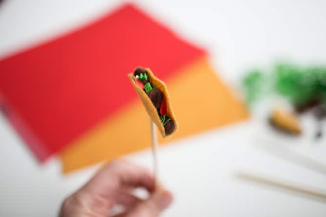 DIY taco drink stirrers for Cinco de Mayo I howsweeteats.com