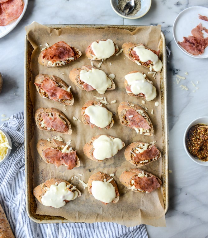 croque monsieur crostini I howsweeteats.com