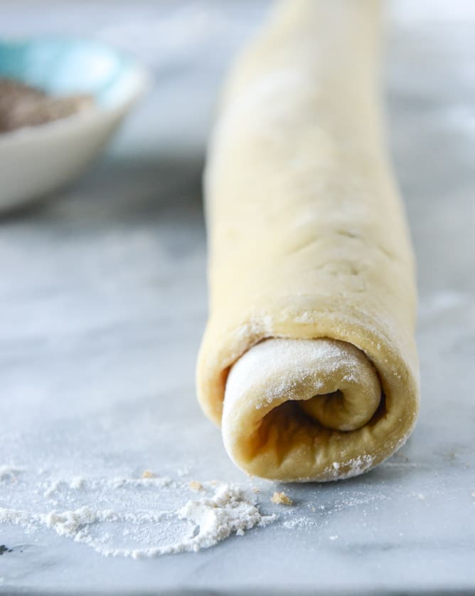 nutella sticky buns with nutella caramel I howsweeteats.com