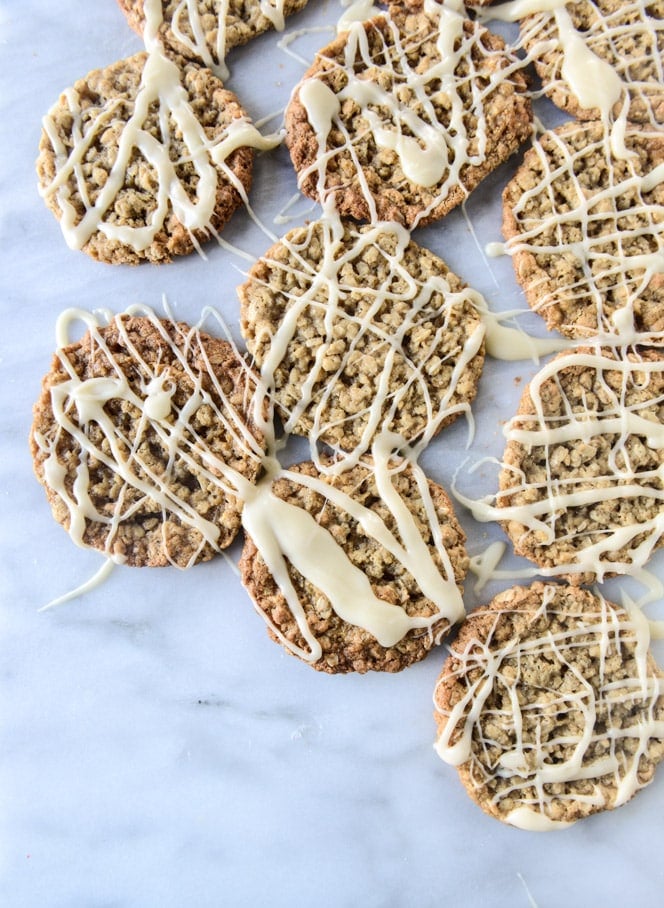 thin and chewy spiced oatmeal cookies I howsweeteats.com