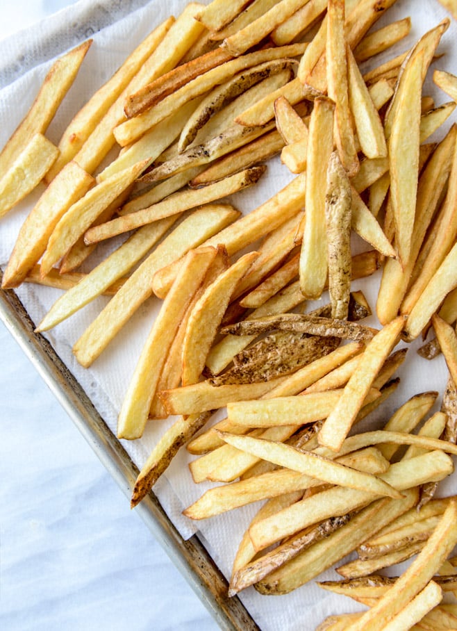 buffalo chicken beer cheese fondue fries I howsweeteats.com