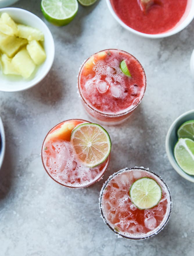strawberry bottomed pineapple margaritas I howsweeteats.com