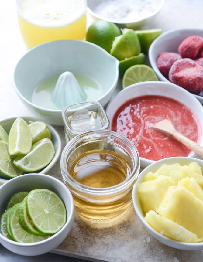 strawberry bottomed pineapple margaritas I howsweeteats.com