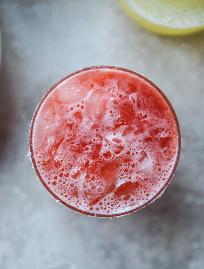 strawberry bottomed pineapple margaritas I howsweeteats.com