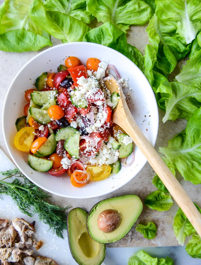 greek chicken lettuce cups with avocado tzatziki I howsweeteats.com