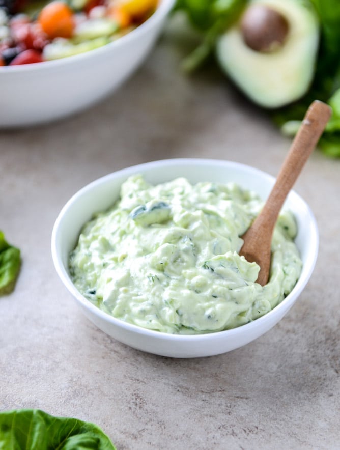 greek chicken lettuce cups with avocado tzatziki I howsweeteats.com