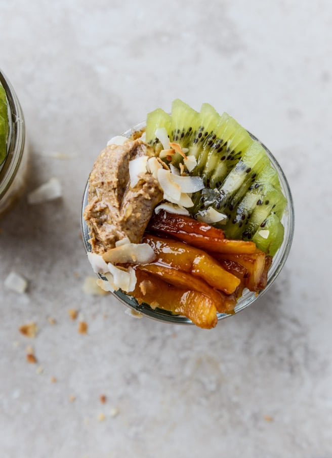 toasted coconut overnight oats I howsweeteats.com