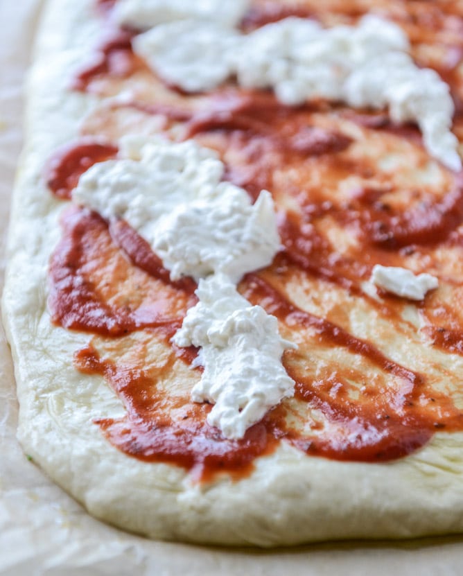 burrata breakfast pizza I howsweeteats.com