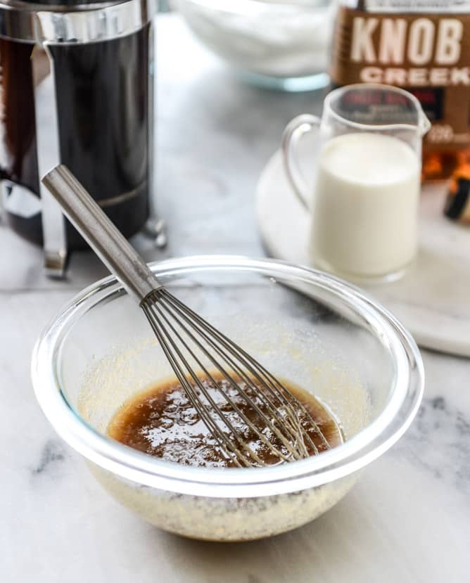 iced whiskey coffees with whiskey syrup I howsweeteats.com