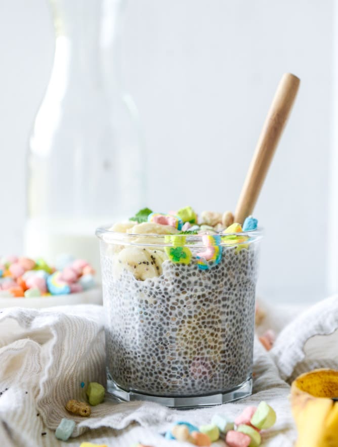 cereal milk chia pudding with lucky charms crumbs I howsweeteats.com
