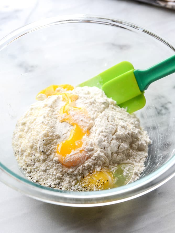 homemade ricotta gnocchi with asparagus pesto I howsweeteats.com